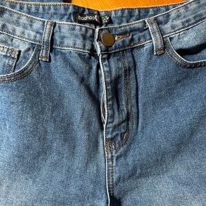 Boohoo women’s  Blue Jeans